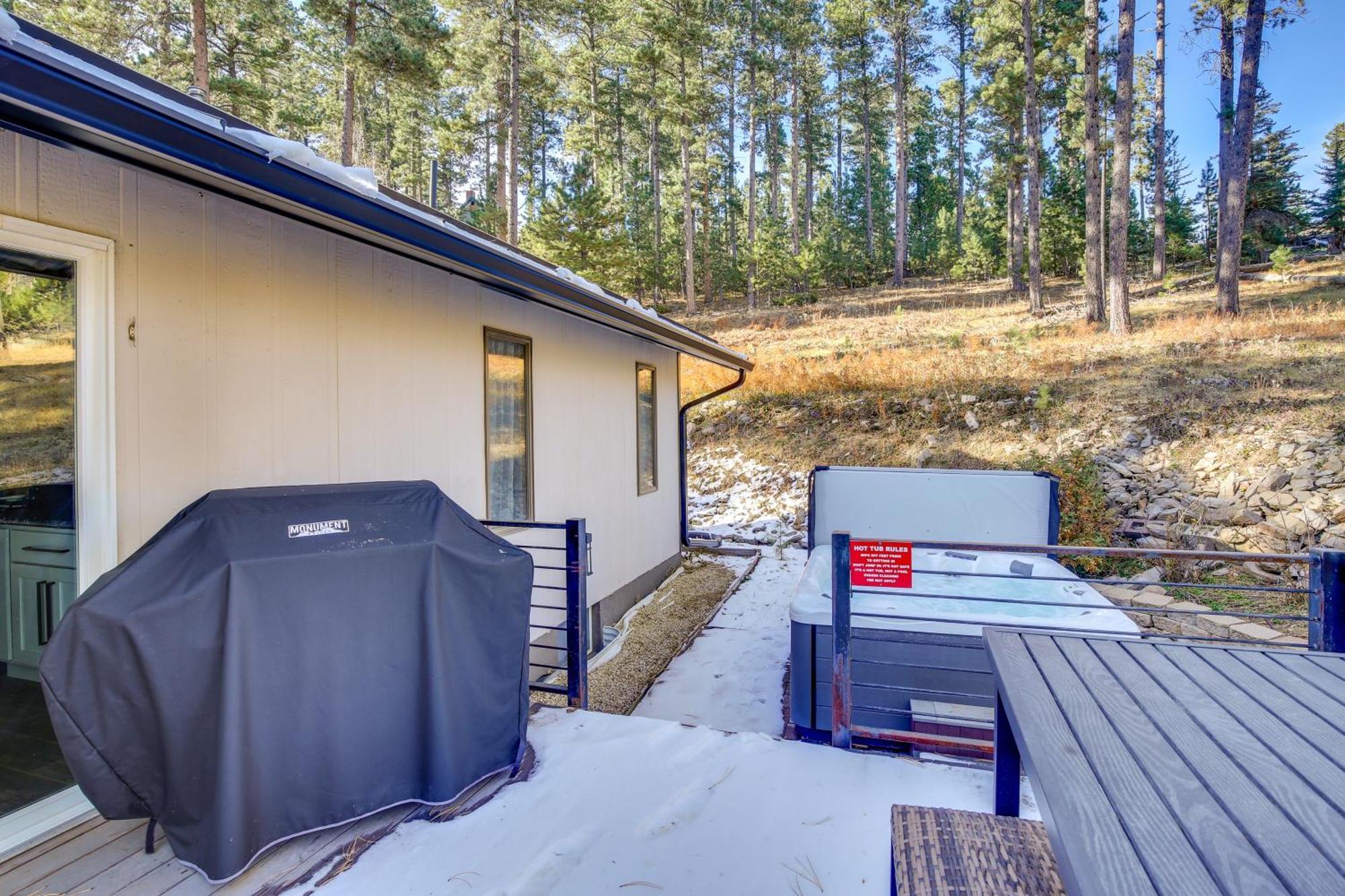 Modern Lead Cabin With Private Hot Tub And Fireplace! Exterior photo